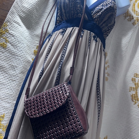 Vintage Liz Clayborn weaved crossbody - Picture 3 of 3
